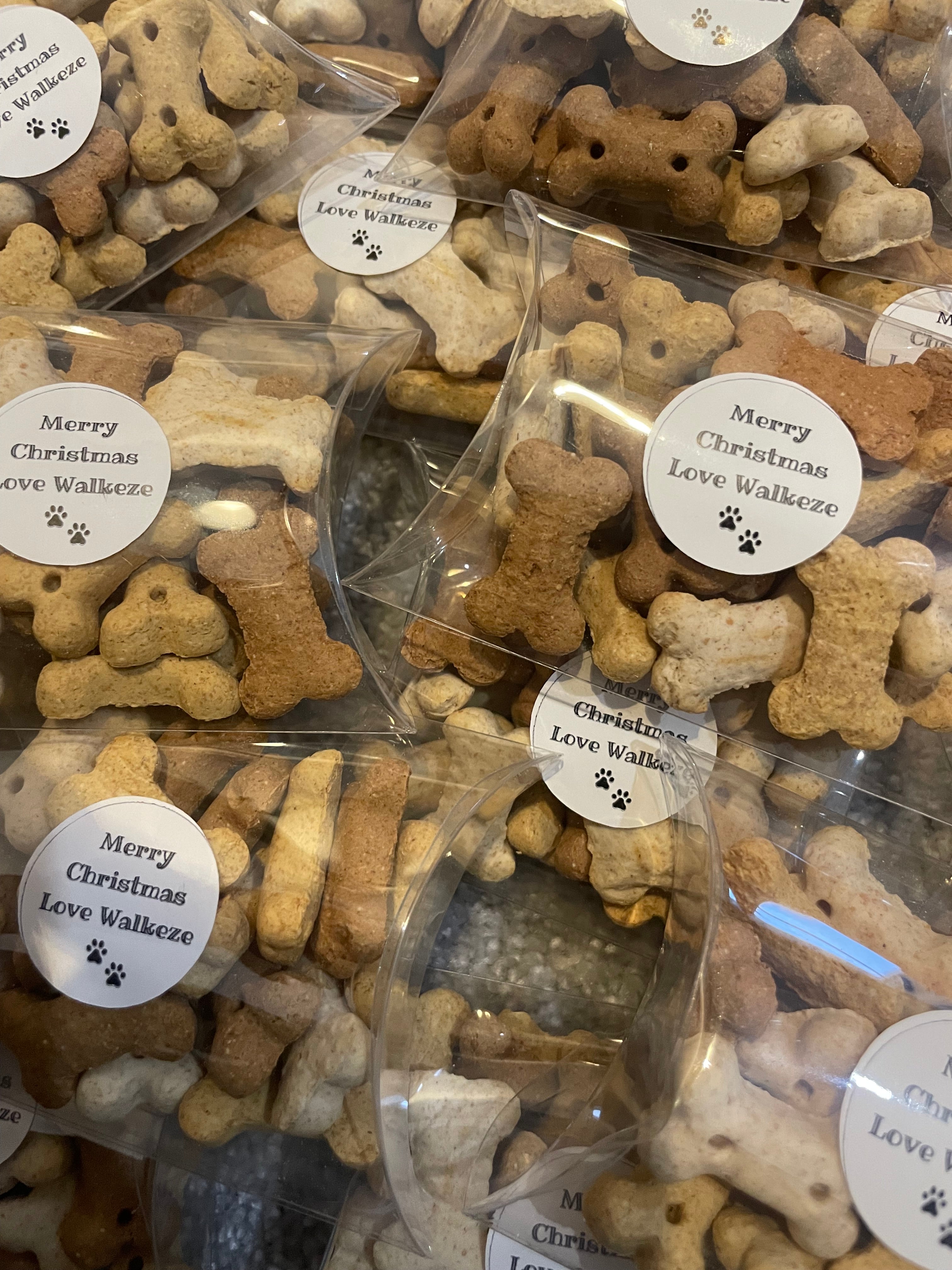 Pillow Box Treat Gift – Biscuits & Dog-Safe Chocolate (Perfect for Dog Walkers & Groomers)